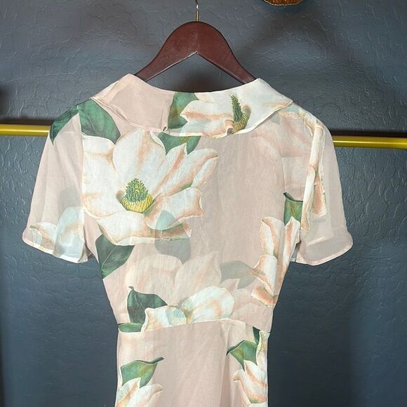 Show me your mumu Wrap Tie Front Sundress with Flutter Sleeves - Picture 7 of 10